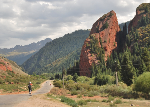 Kyrgyzstan: Cycling down the Silk Road © Barents.pl