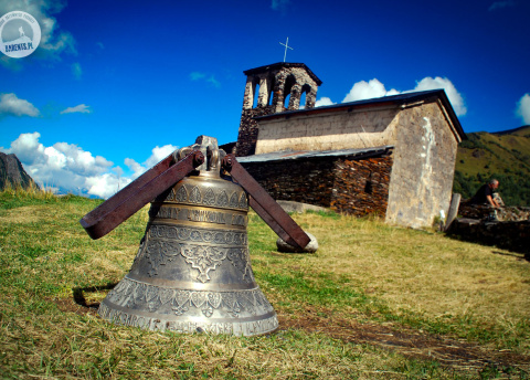 Cerkiew Św. Kwiryka z XI-XII w., powszechnie znana jako Lagurka, to najświętsze miejsce w Swanetii. Wycieczka do Gruzji: Tbilisi, Batumi, Kazbek i Swanetia © Roman Stanek, Barents.pl Cerkiew Św. Kwiryka z XI-XII w., powszechnie znana jako Lagurka, to najświętsze miejsce w Swanetii. Wycieczka do Gruzji: Tbilisi, Batumi, Kazbek i Swanetia © Roman Stanek, Barents.pl