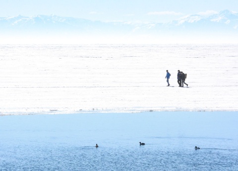 Zimowy Bajkał - wyprawa na lodową Syberię fot. © Ivo Dokoupil, Barents.pl