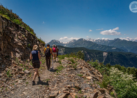 Trekking w Gruzji: na lekko przez Swanetię Fot. © Maciek Kucharski, pilot Barents.pl