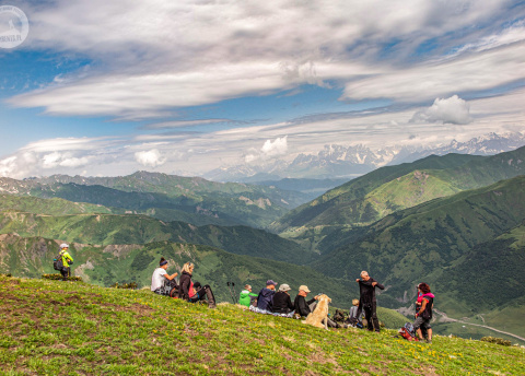 Trekking w Gruzji: na lekko przez Swanetię Fot. © Maciek Kucharski, pilot Barents.pl