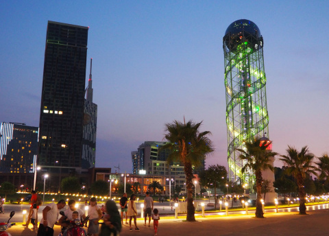 Nocne życie Batumi. Wycieczka do Gruzji © fot. Bogusław Stanaszek z Barents.pl