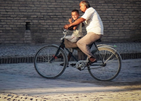Uzbekistan: rowerem po Jedwabnym Szlaku fot. © Roman Stanek, Barents.pl