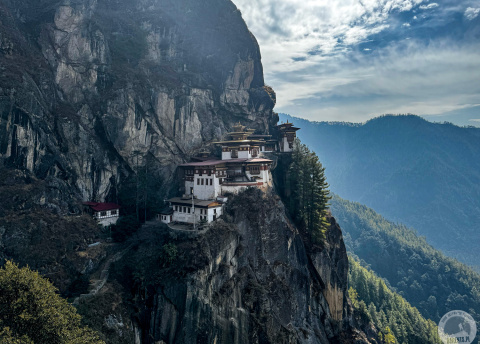 Bhutan z zachodu na wschód: przez himalajskie królestwo fot. © Roman Stanek, Barents.pl
