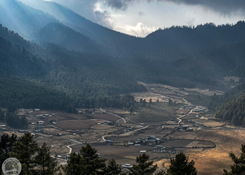 Bhutan z zachodu na wschód: przez himalajskie królestwo fot. © Roman Stanek, Barents.pl