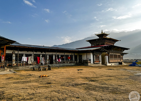 Bhutan z zachodu na wschód: przez himalajskie królestwo fot. © Roman Stanek, Barents.pl