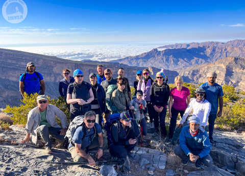 Trekking w Omanie: przez wioski i wadi Gór Hadżar fot. © Piter Rząca, pilot Barents.pl