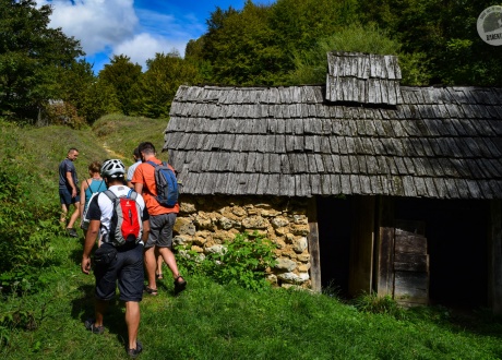 Cycling Romania: Off the beaten track fot. © Barents.pl