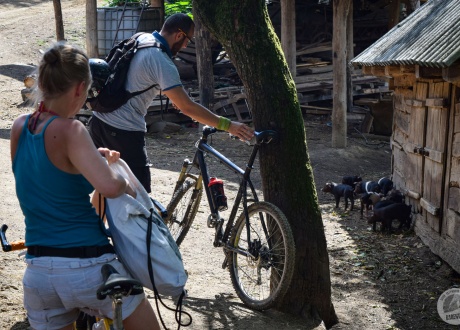Banackie gospodarstwo. Banat na rowerze: góry i życie na rumuńskich peryferiach fot. @ Roman Stanek, Barents.pl