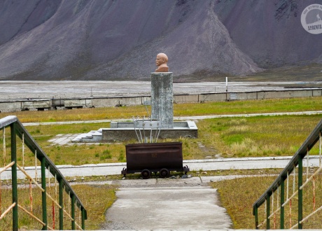 Lenin na Spitsbergenie. Gdzie jest drugi? Spitsbergen: Tydzień Na Krańcu Północy fot. © Konrad Kopiec z Barents.pl