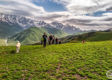 Trekking w Gruzji: na lekko przez Swanetię Fot. © Maciek Kucharski, pilot Barents.pl