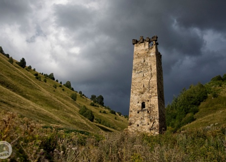 Swańskie wieże obronne. Fot. © Roman Stanek, Barents.pl