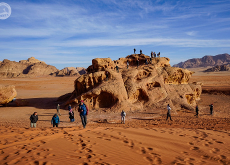 Jordania i Petra: Sylwester i Nowy Rok na pustyni Wadi Rum fot. © Paweł Gardziej, pilot Barents.pl