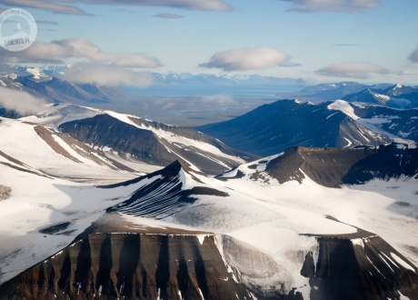 Svalbard: Crossing Arctic Landscapes © Monika Rogoża dla Barents.pl