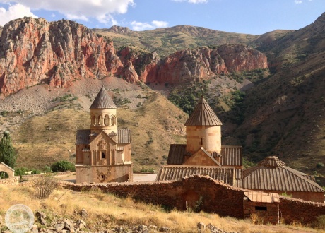Norawank to ormiański klasztor z XIII wieku, położony w wąwozie rzeki Arpa. Gruzja i Armenia: to co najlepsze z Kaukazu. © Klemens, Barents.pl 2017