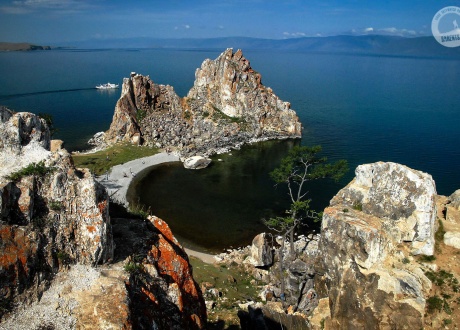 A gorgeous view of Baikal © Ivo Dokoupił for Barents.pl Active Travel Agency
