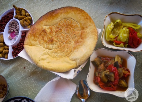Lunch w Uzbekistanie. © Roman Stanek Barents.pl