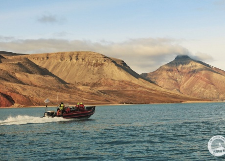 Spitsbergen: Śladami książki BIAŁE z autorką. © fot. Roman Stanek, Barents.pl