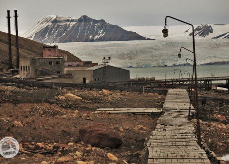 Była radziecka górnicza osada Piramida. Spitsbergen. Tydzień na krańcu Północy © Roman Stanek Barents.pl