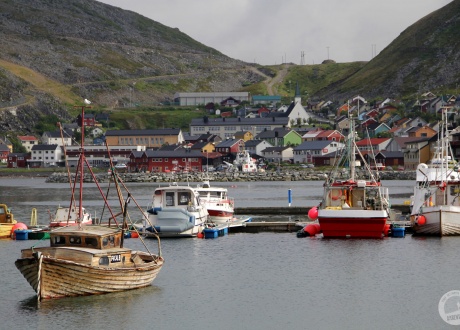 Port w Kjollefjordzie. Północna Norwegia: HEN. Śladami książki z autorką Iloną Wiśniewską fot. © Ilona Wiśniewska