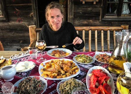 Słynne gruzińskie supry i obiadokolacje w domach u gruzińskich gospodarzy. fot. © Bartek Busz, Barents.pl