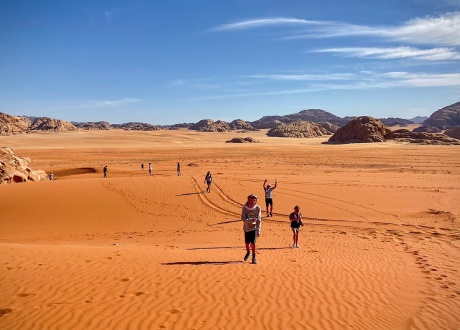 Wycieczka do Jordanii: wyprawa z dziećmi do Petry i na pustynię. Fot. © Maciek Kucharski, Barents.pl