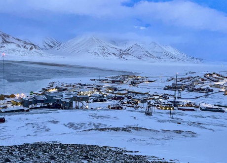 Zima na Spitsbergenie: między polarnym dniem i nocą fot. © Paweł Gardziej, Barents.pl