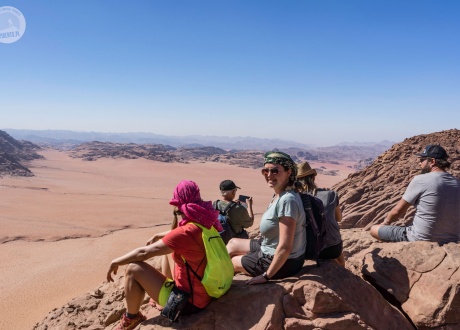 Jordania: Trekking z wielbłądami przez pustynię Wadi Rum fot. © Paweł Gardziej, Barents.pl