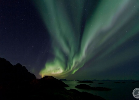 Zorza polarna na wybrzeżu Finnmarku. Północna Norwegia: HEN. Śladami książki z autorką Iloną Wiśniewską fot. © Ilona Wiśniewska